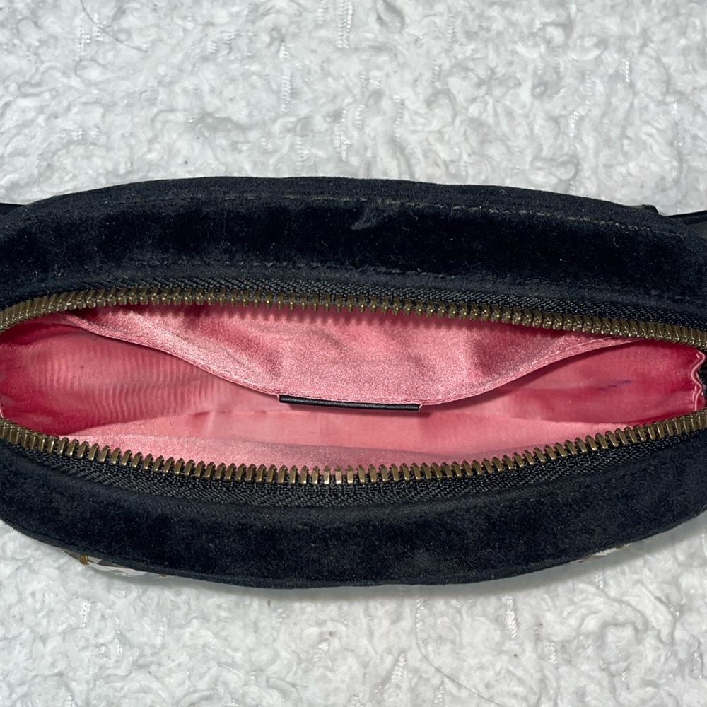 Gucci Marmont Chevron Quilted Velvet Crystal Belt Chest Bag in Black 476434 - Picture 15 of 17